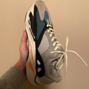 Yeezy 700 wave runner